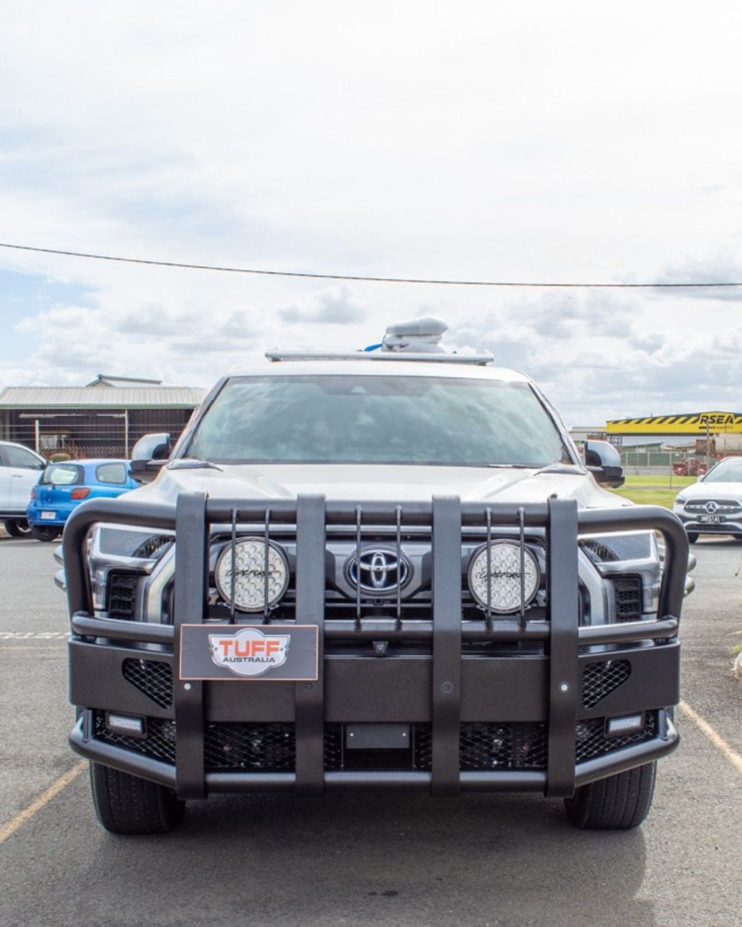 Toyota Tundra 2024 - 4 Post Bullbar incl Double Rails & Steps